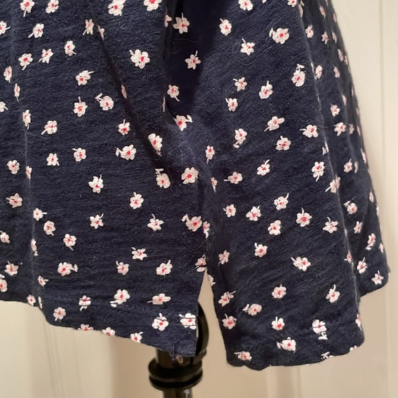 Gap Short Sleeve Navy Blue Top with Flowers Size M - Picture 4 of 6
